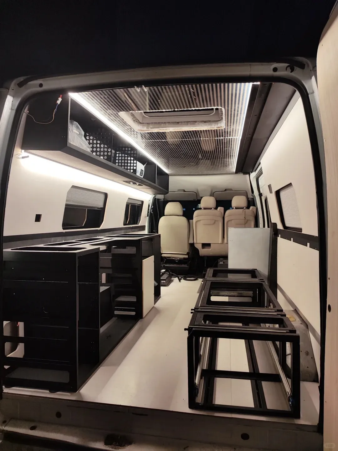 Rear Kitchen & Outdoor Cooking in VW T6